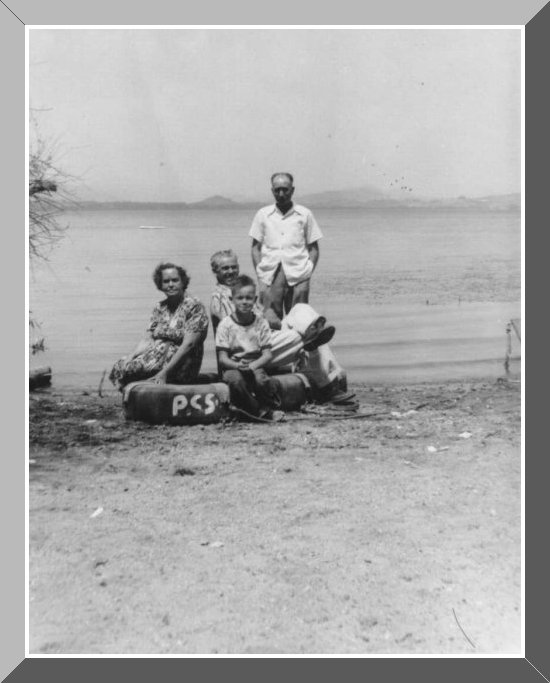 Agnes and Oscar at the beach